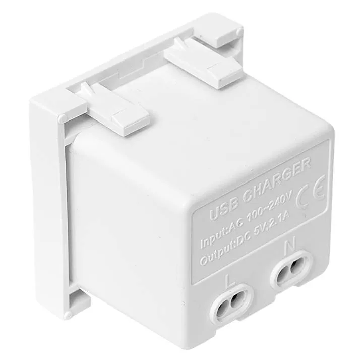 Розетка USB A+C, 2.1А, 2 гнезда, без индикатора, белая EKF Розетка USB A+C, 2.1А, 2 гнезда, без индикатора, белая EKF