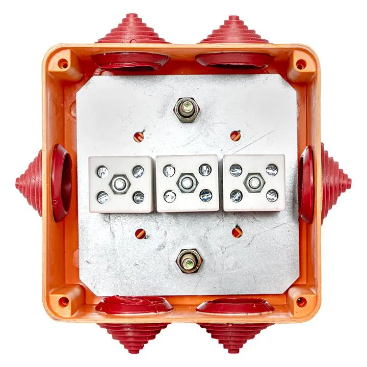 Коробка огнестойкая 100х100х50мм IP55, 3 двойных клеммника 1,5-2,5 мм2 EKF Коробка огнестойкая 100х100х50мм IP55, 3 двойных клеммника 1,5-2,5 мм2 EKF